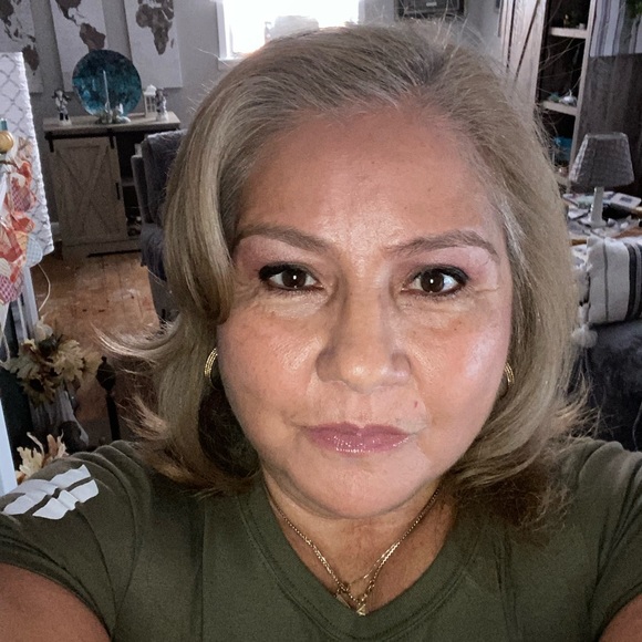 Meet your Posher, Candy - Picture 2 of 2